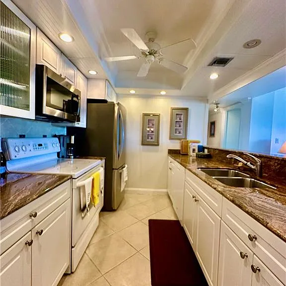 555 Park Shore Dr #B-403 — Photo 5