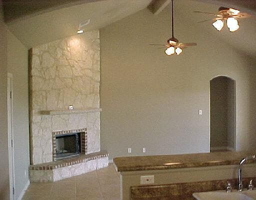 2nd image of 1570 FM 1516
