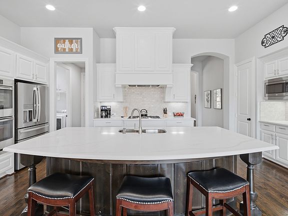 3rd image of 1215 Baird Way