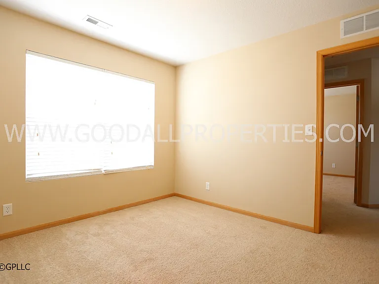 4015 154th St — Photo 8