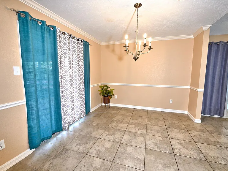 7403 Gateridge Dr — Photo 12