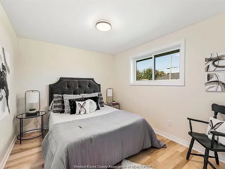 950 Kennedy Dr W — Photo 12