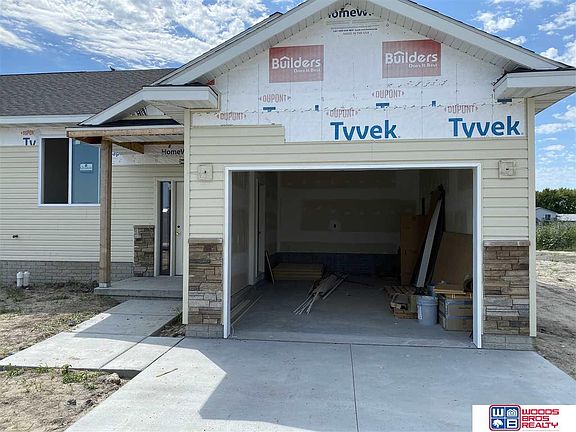 2nd image of 717 Roosevelt Dr