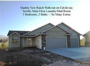 209 S Dewberry Cir, Sioux Falls, SD 57110