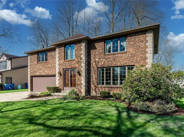 26 Heritage Rd W, Williamsville, NY 14221