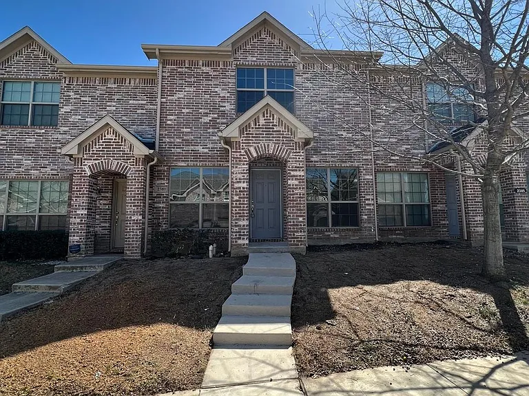 2381 Homewood Ln — Photo 1
