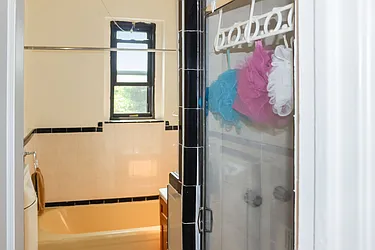 Sold by Thomas Lipovetsky, LREB