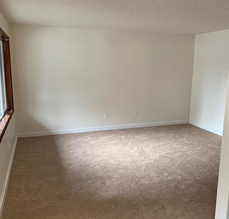 4th image of 17160 Avondale Way APT 8
