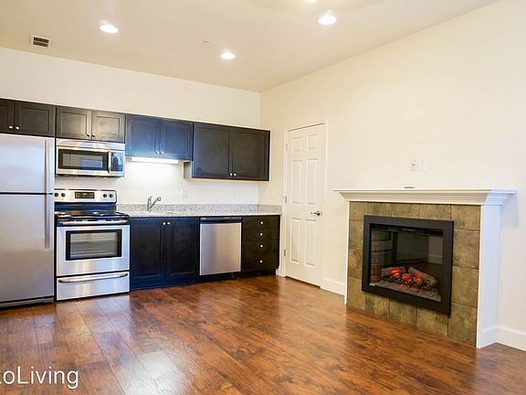 5th image of 1100 SE Sherman St #111