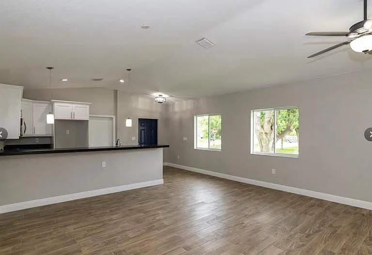 1138 NW 1st Ave — Photo 5