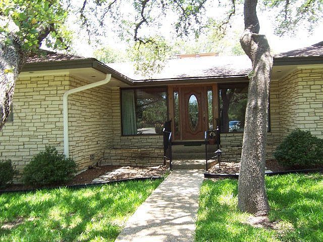 2nd image of 26 Laurel Cir