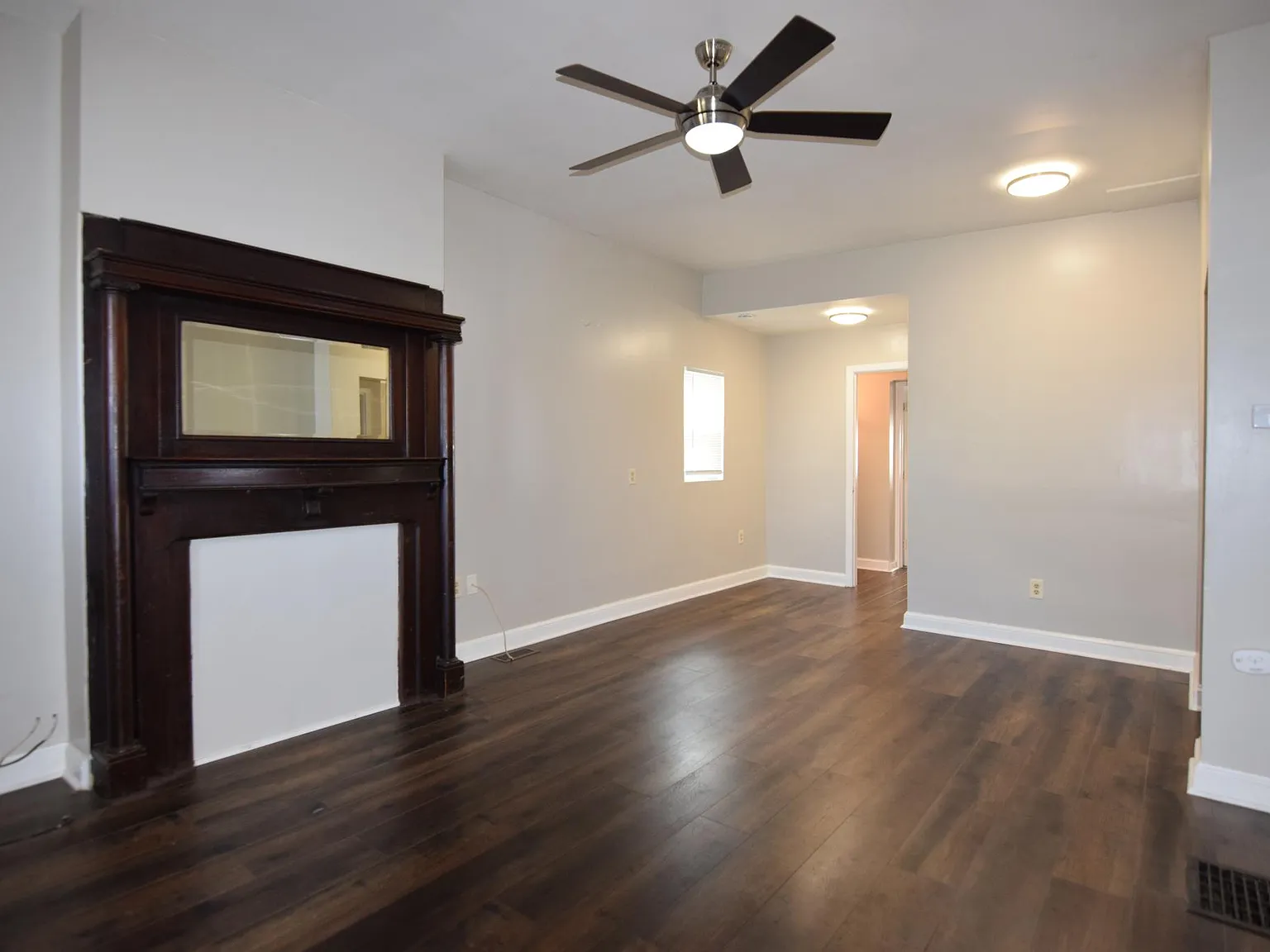 3 bed, 900 sqft, $1,315 — Photo 3