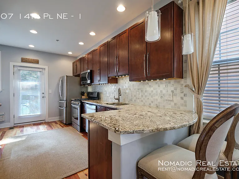 607 14th Pl NE #1 — Photo 3