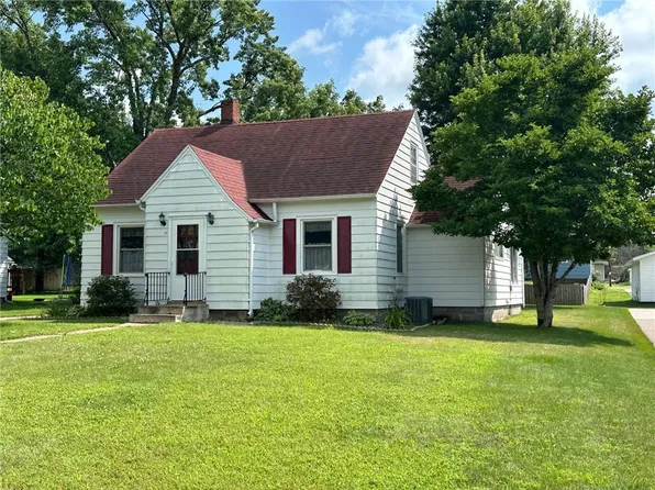 126 West Hawthorn Street, Strum, WI 54770