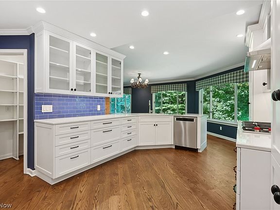 5th image of 3050 Forest Dr