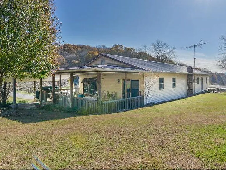 492 Olinger Dr — Photo 5