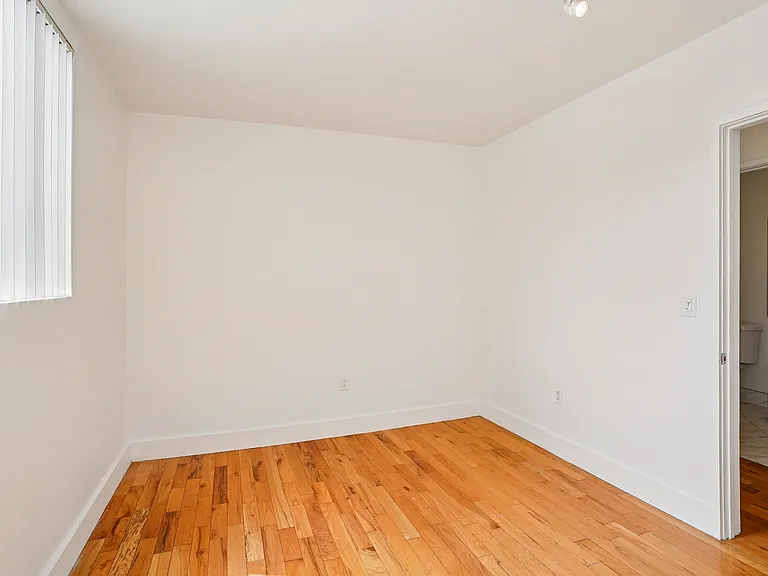 1008 N New Hampshire Ave #1006-1/2 — Photo 12