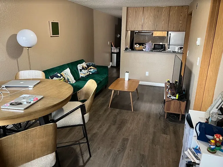 Westwood Apartments — Photo 25