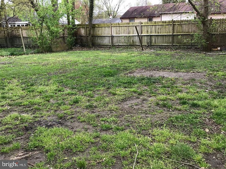 2nd image of 129 Lemmon Ave