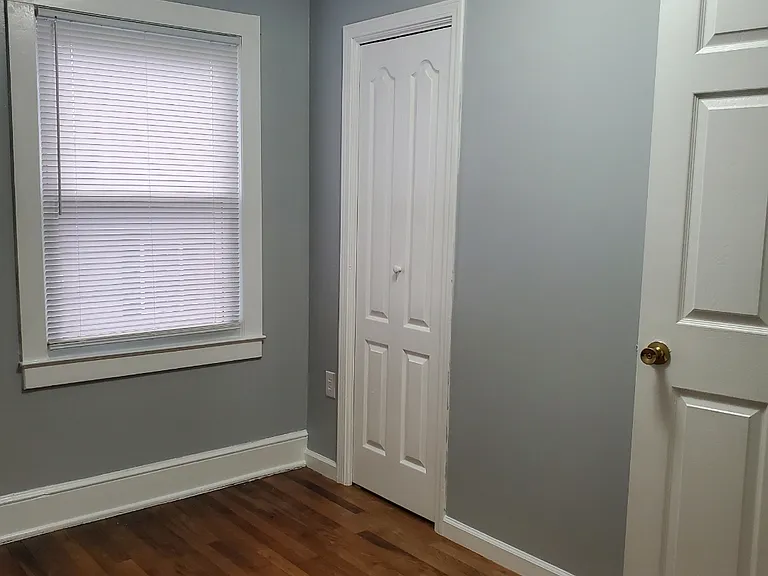 135 Kingsolver St — Photo 3