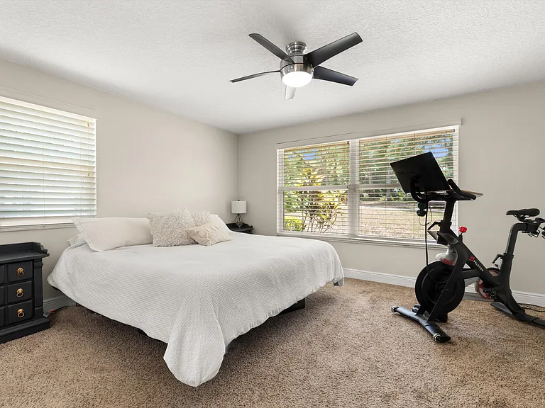 878 Evergreen Ave — Photo 13