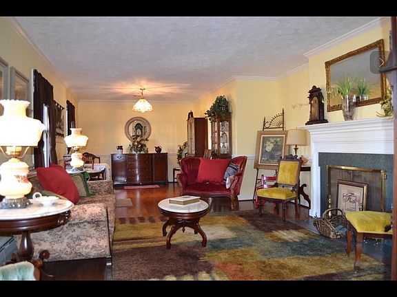 4th image of 4015 Westover Dr