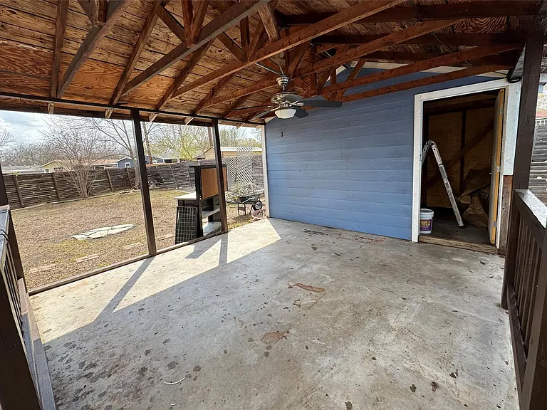 1402 Mardell St — Photo 16