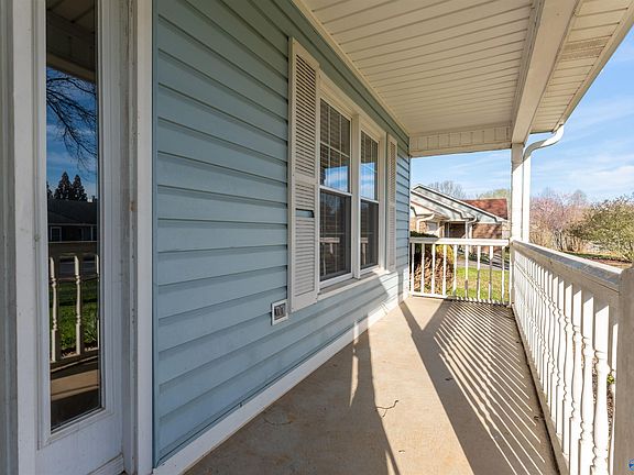 4th image of 105 Teal Park Ln