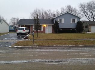 3905 Greenbay Dr, Hanover Park, IL