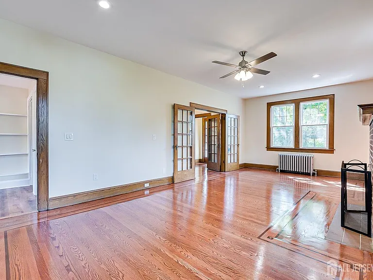 338 Buckelew Ave — Photo 4