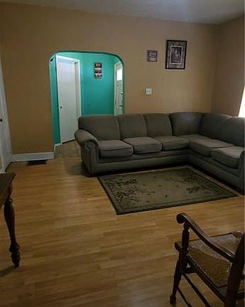 4th image of 640 Taylor St