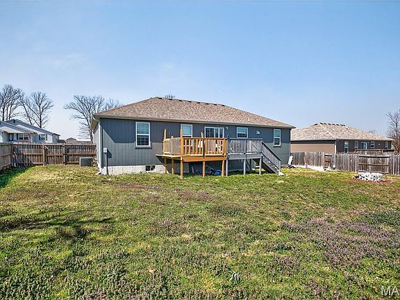 5th image of 2100 Emmy Ave