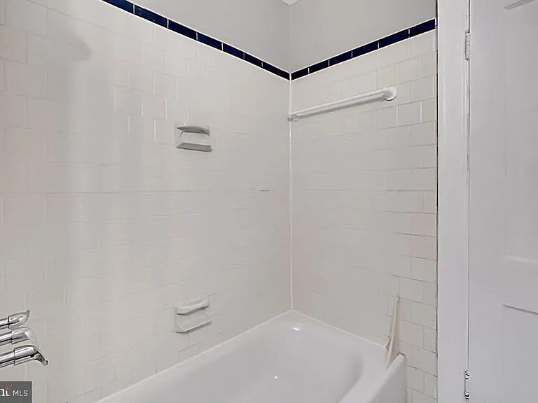727 Otis Pl NW — Photo 18