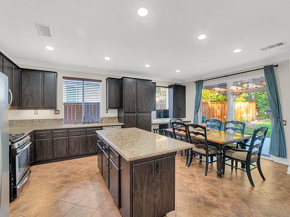 4th image of 31166 Cherry Dr