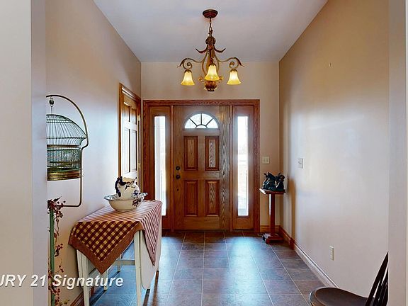 5th image of 7147 Gary Rd