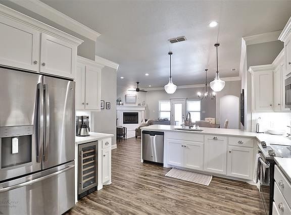 4th image of 5750 Legacy Dr