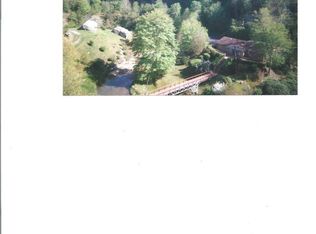 151 Lilac Dr, Sandy Hook, KY 41171