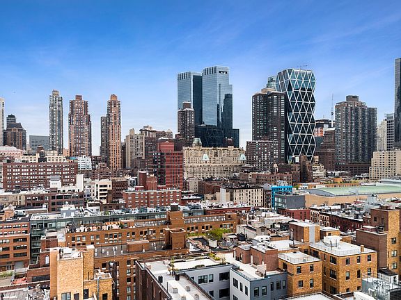 4th image of 425 W 50th St APT 15E