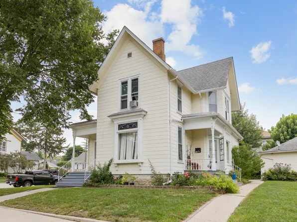 373 Douglas Ave, Elgin, IL 60120