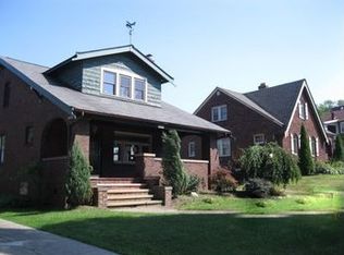 4713 Landchester Rd, Cleveland, OH 44109