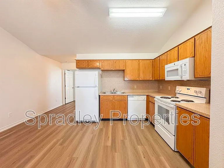 117 Lacey Lou Ln — Photo 3