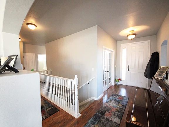 5th image of 100 Wild Rose Dr