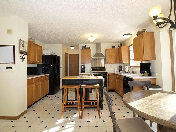 2nd image of 377 Kestrel Dr