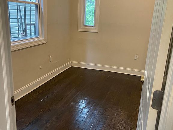 4th image of 199 S 11th St Floor 2