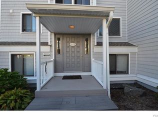 72 Rowayton Woods Dr, Norwalk, CT 06854