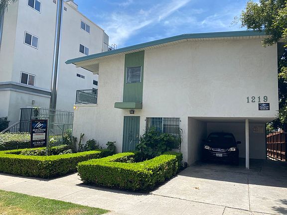 2nd image of 1219 Granville Ave #4