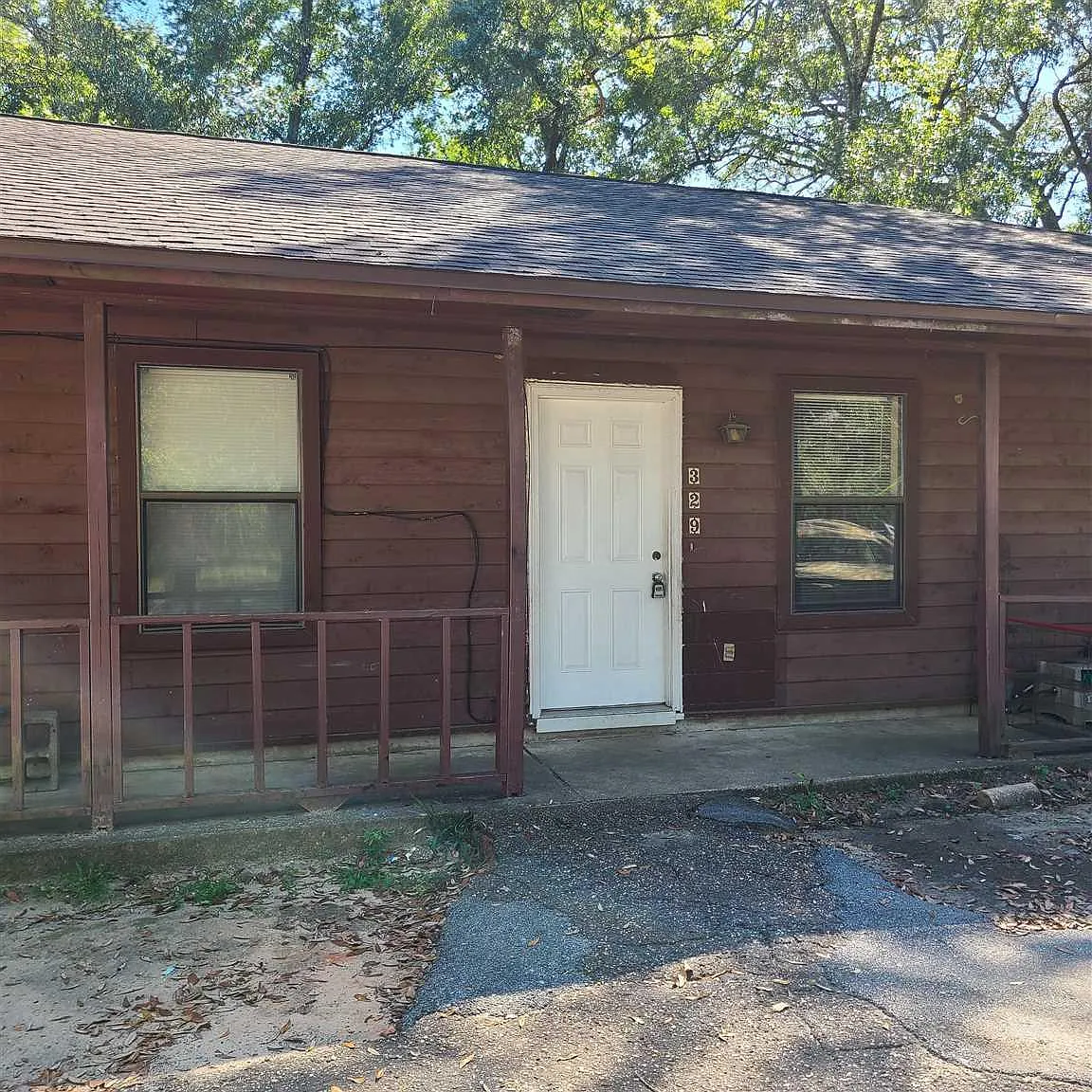 2 bed, 1.0 bath, 1042 sqft, $1,025 — Photo 1