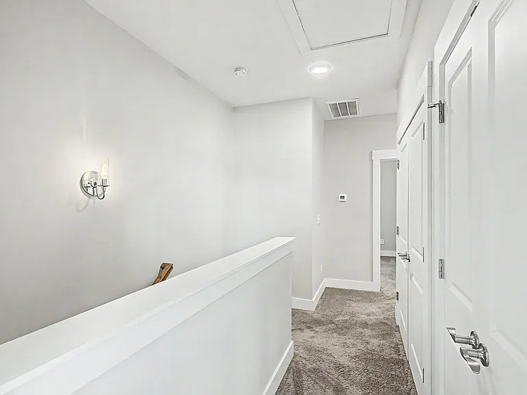 221 Stonecrest Cir — Photo 34