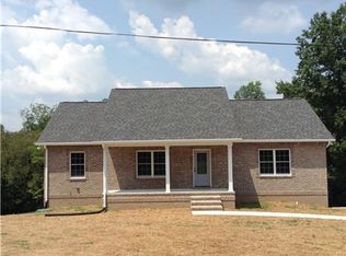 121 Gibbs Lndg, Carthage, TN 37030