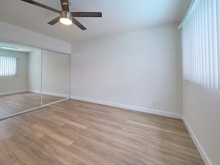 Whitsett 6335 — Photo 18